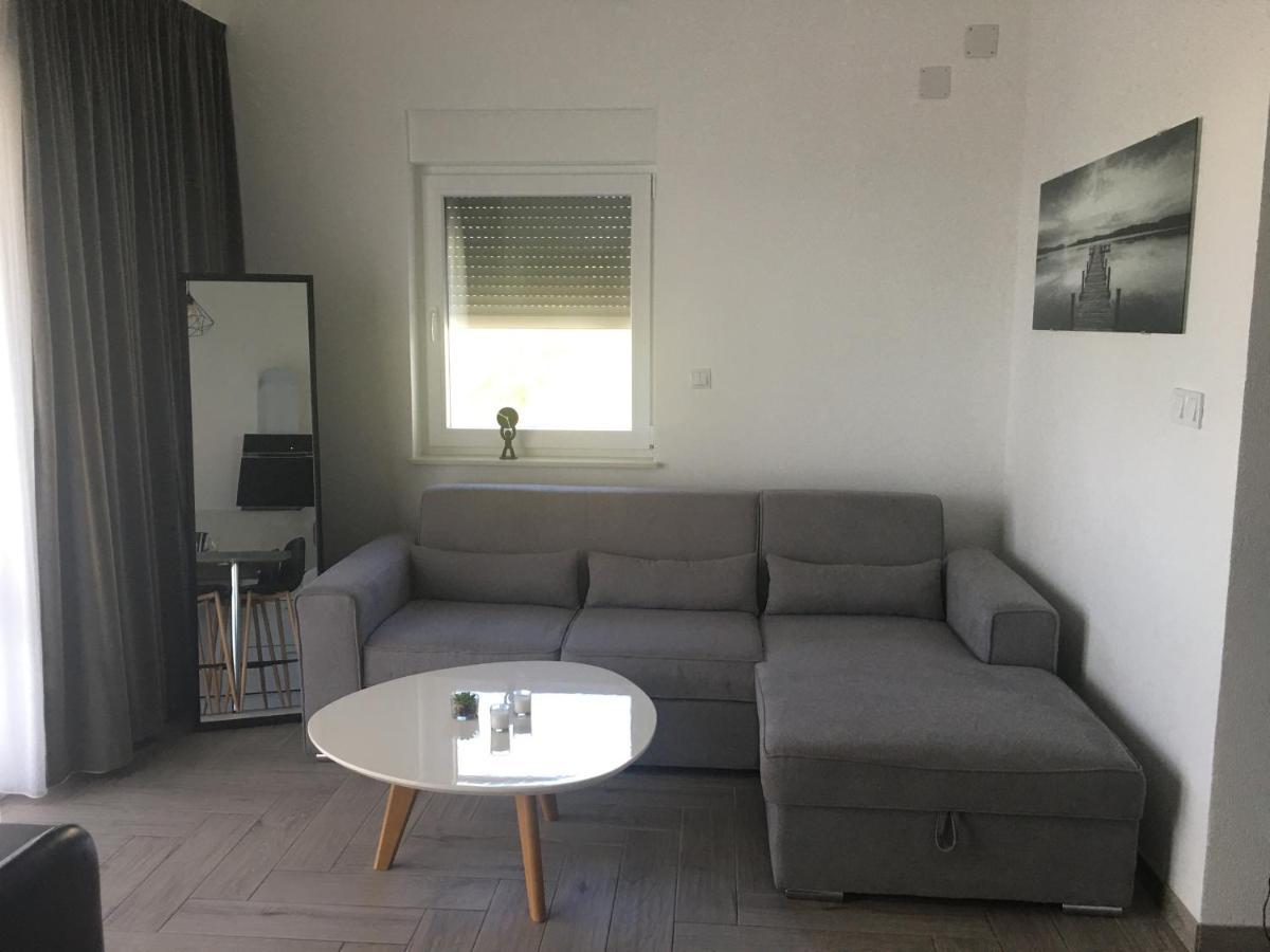 Ada Vis Apartments Buitenkant foto