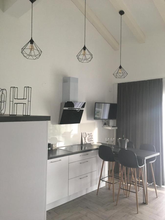 Ada Vis Apartments Buitenkant foto