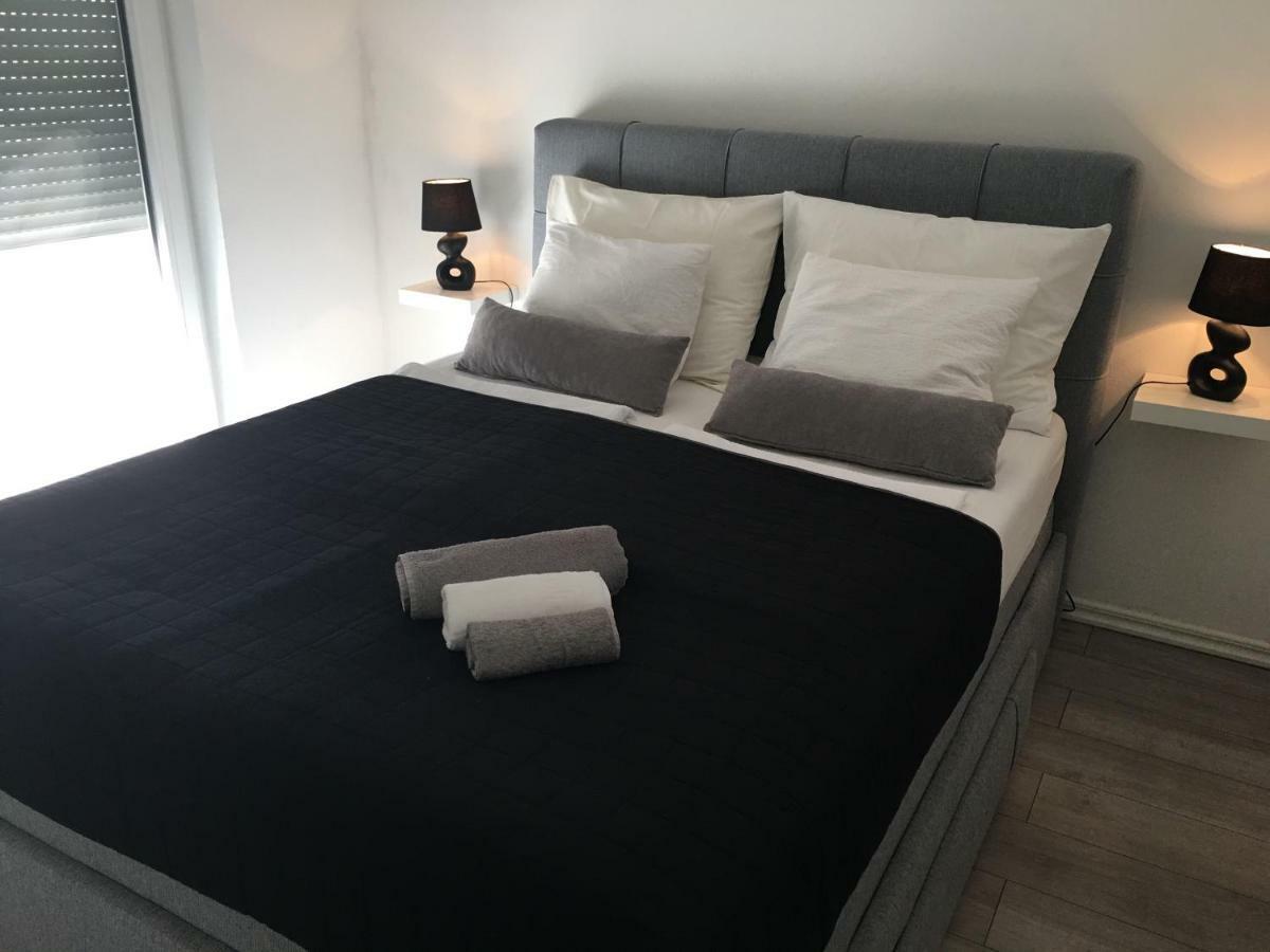 Ada Vis Apartments Buitenkant foto