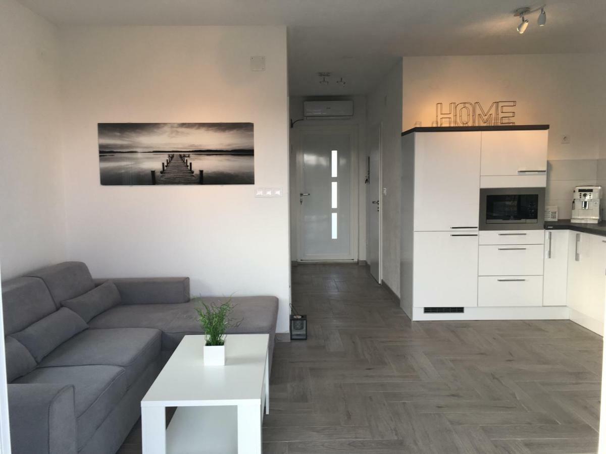 Ada Vis Apartments Buitenkant foto